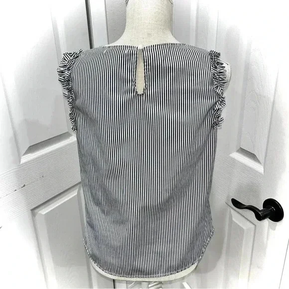 Signature Studio railroad striped, embroidered, sleeveless shirt with waist tie - Picture 2 of 9